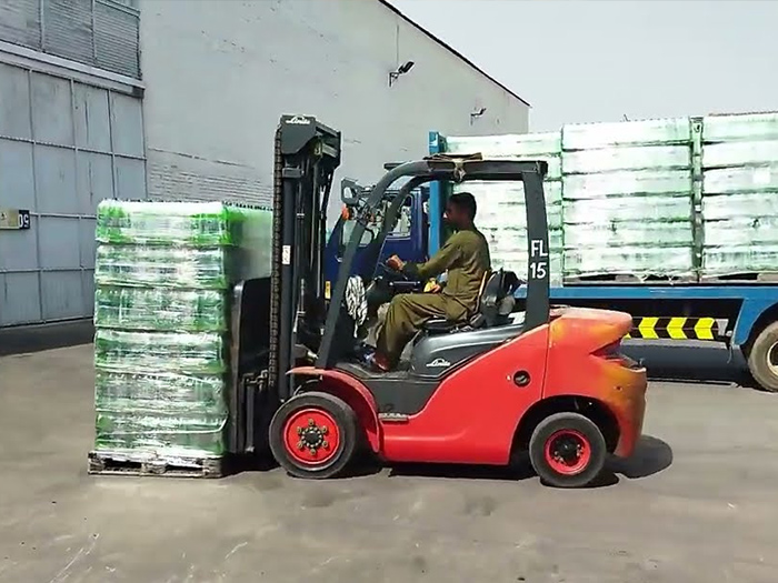 Skladování a logistika Skladování a logistika